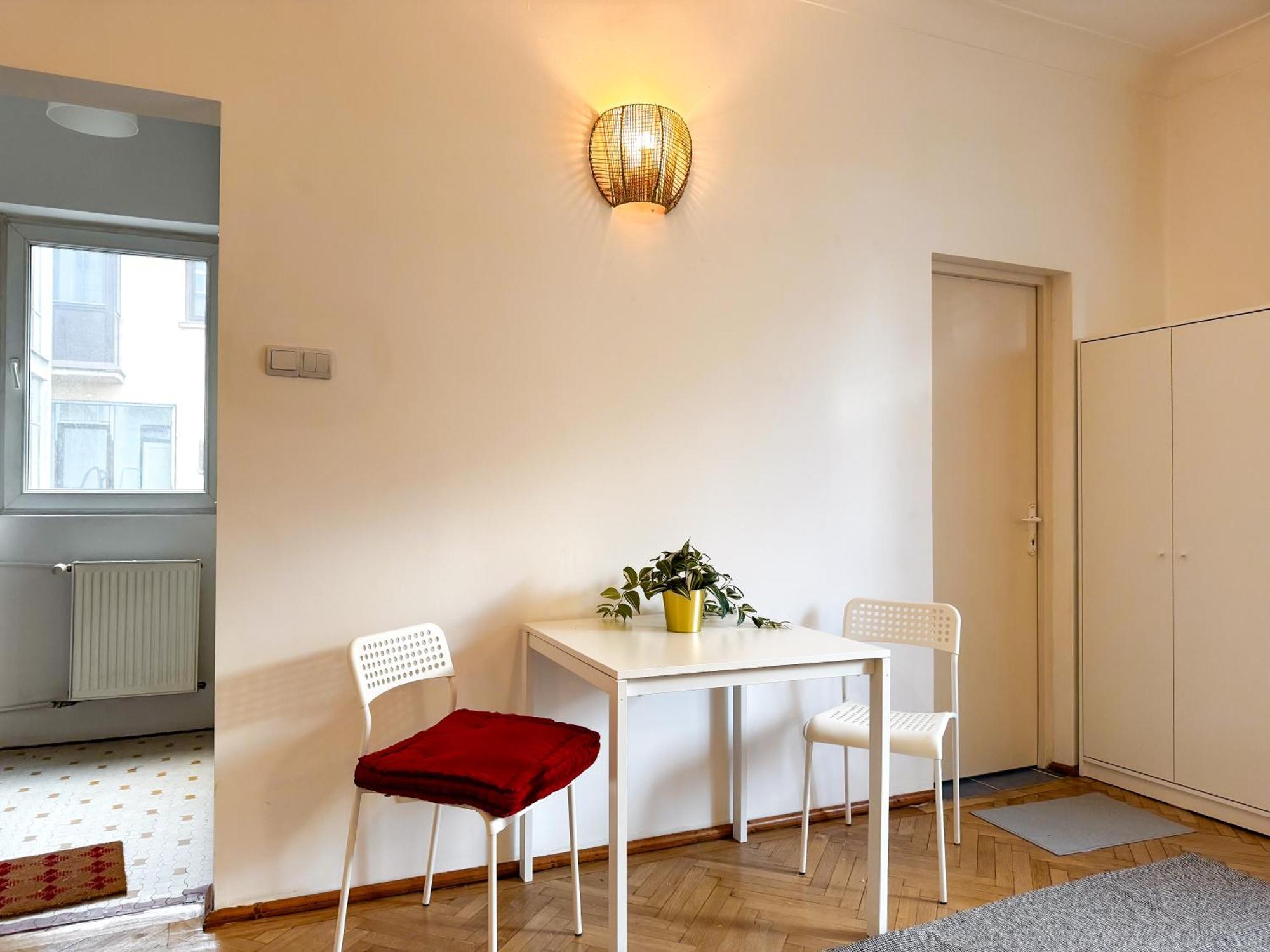 Central Retreat Apartments Bukarest Kültér fotó